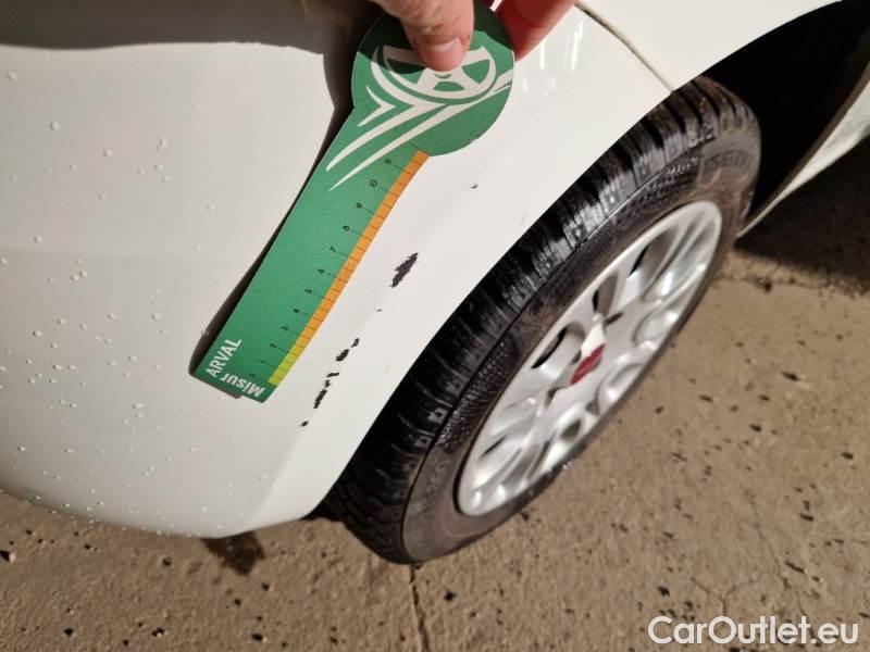  Fiat  Panda FIAT  / 2011 / 5P / BERLINA 1.2 69CV E6 EASY #44