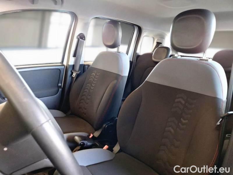  Fiat  Panda FIAT  / 2011 / 5P / BERLINA 1.2 69CV E6 EASY #11