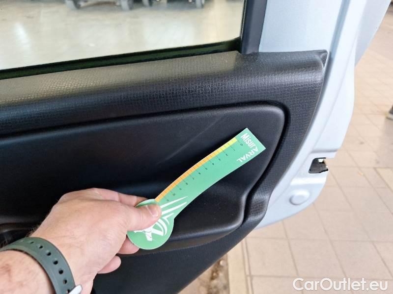  Fiat  Panda FIAT  / 2011 / 5P / BERLINA 1.2 69CV E6 EASY #53