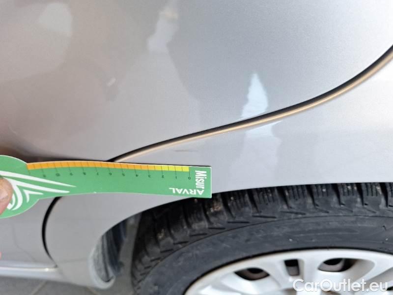  Fiat  Panda FIAT  / 2011 / 5P / BERLINA 1.2 69CV E6 EASY #36