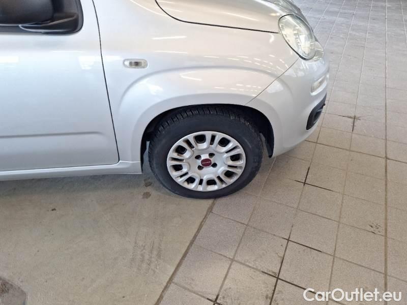  Fiat  Panda FIAT  / 2011 / 5P / BERLINA 1.2 69CV E6 EASY #39