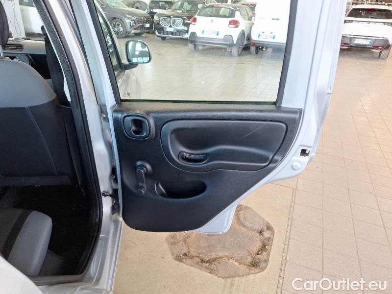  Fiat  Panda FIAT  / 2011 / 5P / BERLINA 1.2 69CV E6 EASY #52