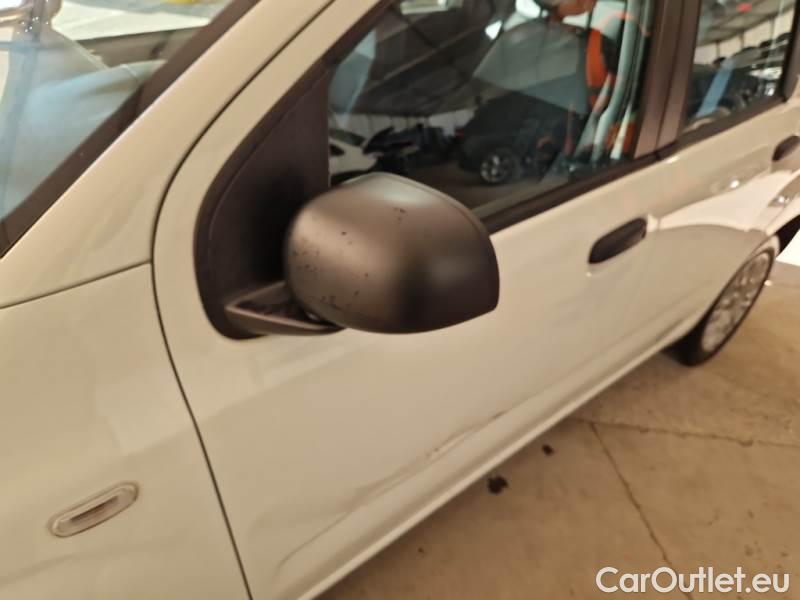  Fiat  Panda FIAT  / 2011 / 5P / BERLINA 1.2 69CV E6 EASY #50