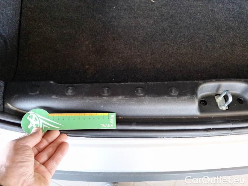  Fiat  Panda FIAT  / 2011 / 5P / BERLINA 1.2 69CV E6 EASY #58