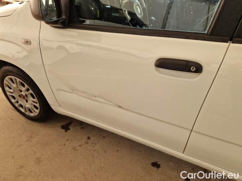  Fiat  Panda FIAT  / 2011 / 5P / BERLINA 1.2 69CV E6 EASY #48