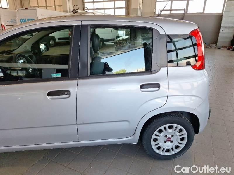  Fiat  Panda FIAT  / 2011 / 5P / BERLINA 1.2 69CV E6 EASY #37
