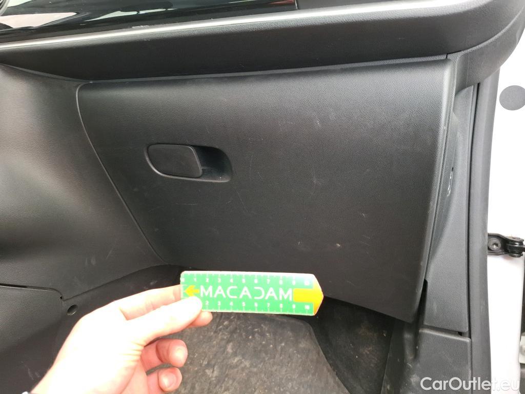  Citroen  C3  Société Feel 1.5 BlueHDI 100CV BVM5 E6dT #18