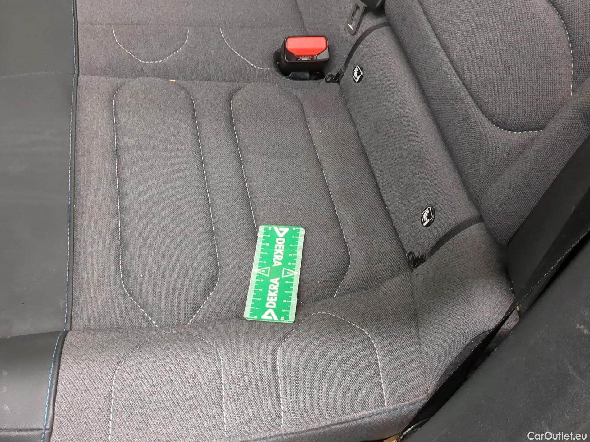  Citroen  C4 CITROEN  X / 2022 / 4P / Berline PureTech 130 S&S EAT8 Feel Pack #5