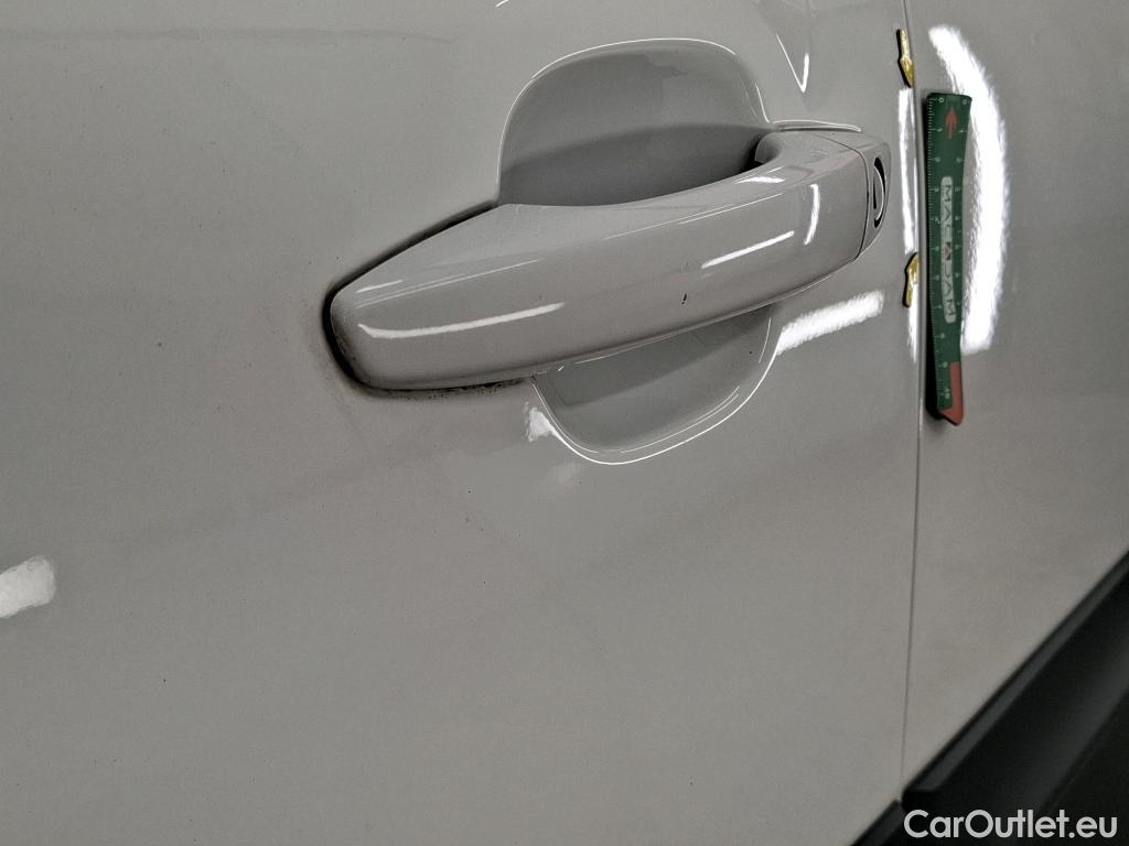  Citroen  C3  Société Feel 1.2 PureTech 80CV BVM5 E6d #4