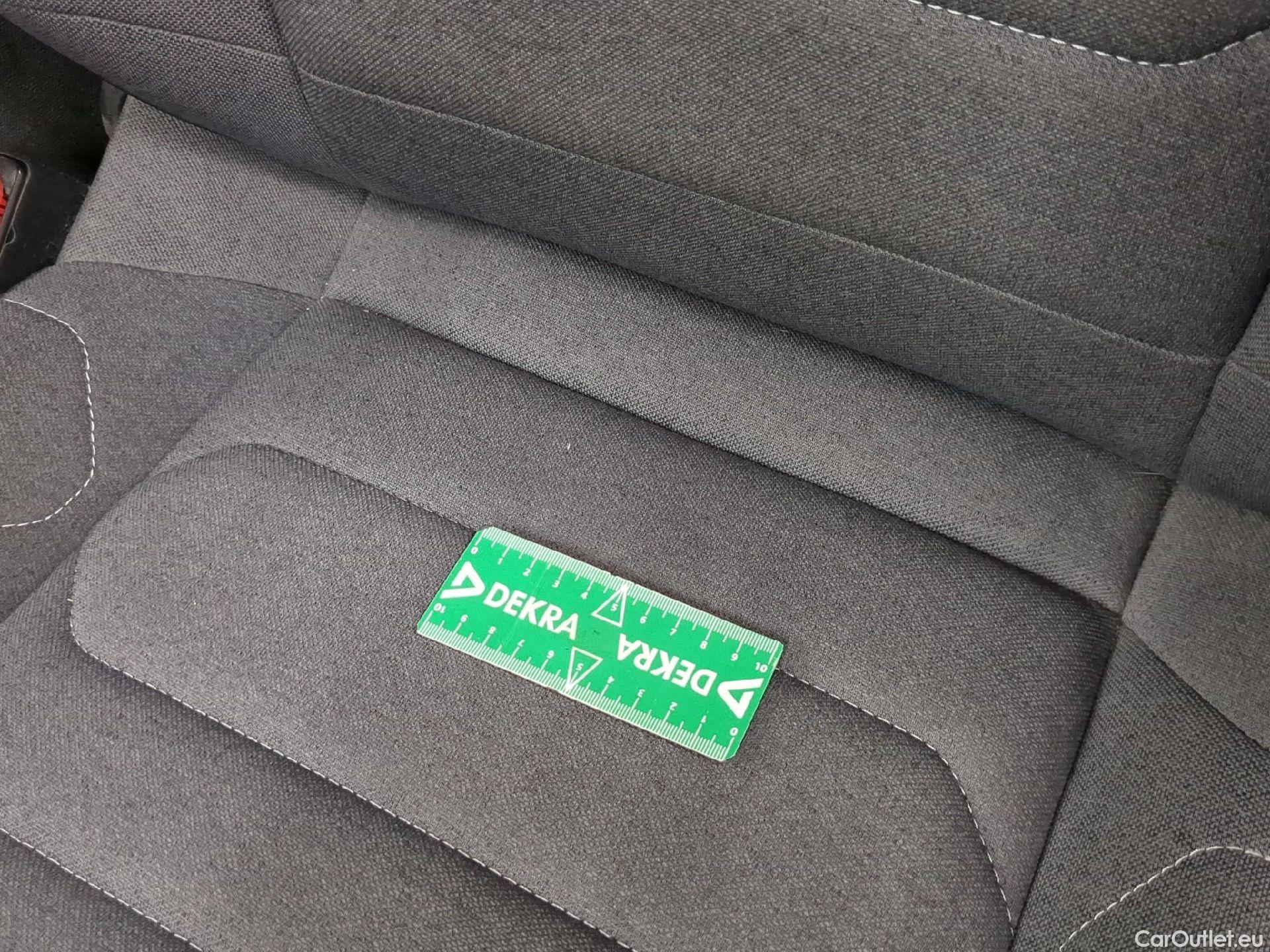  Citroen  C4 CITROEN  X / 2022 / 4P / Berline PureTech 130 S&S EAT8 Feel Pack #2