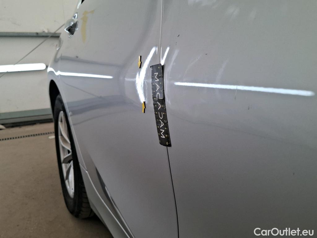  Bmw  Serie 3 BMW Série 3 Berline / 2018 / 4P / Berline 320d 190ch Business Design BVA8 #28