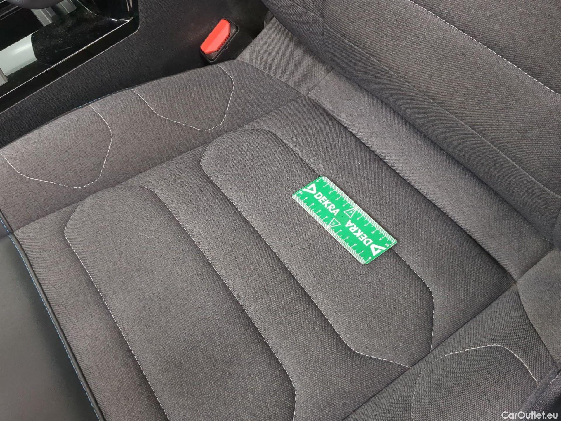  Citroen  C4 CITROEN  X / 2022 / 4P / Berline PureTech 130 S&S EAT8 Feel Pack #3