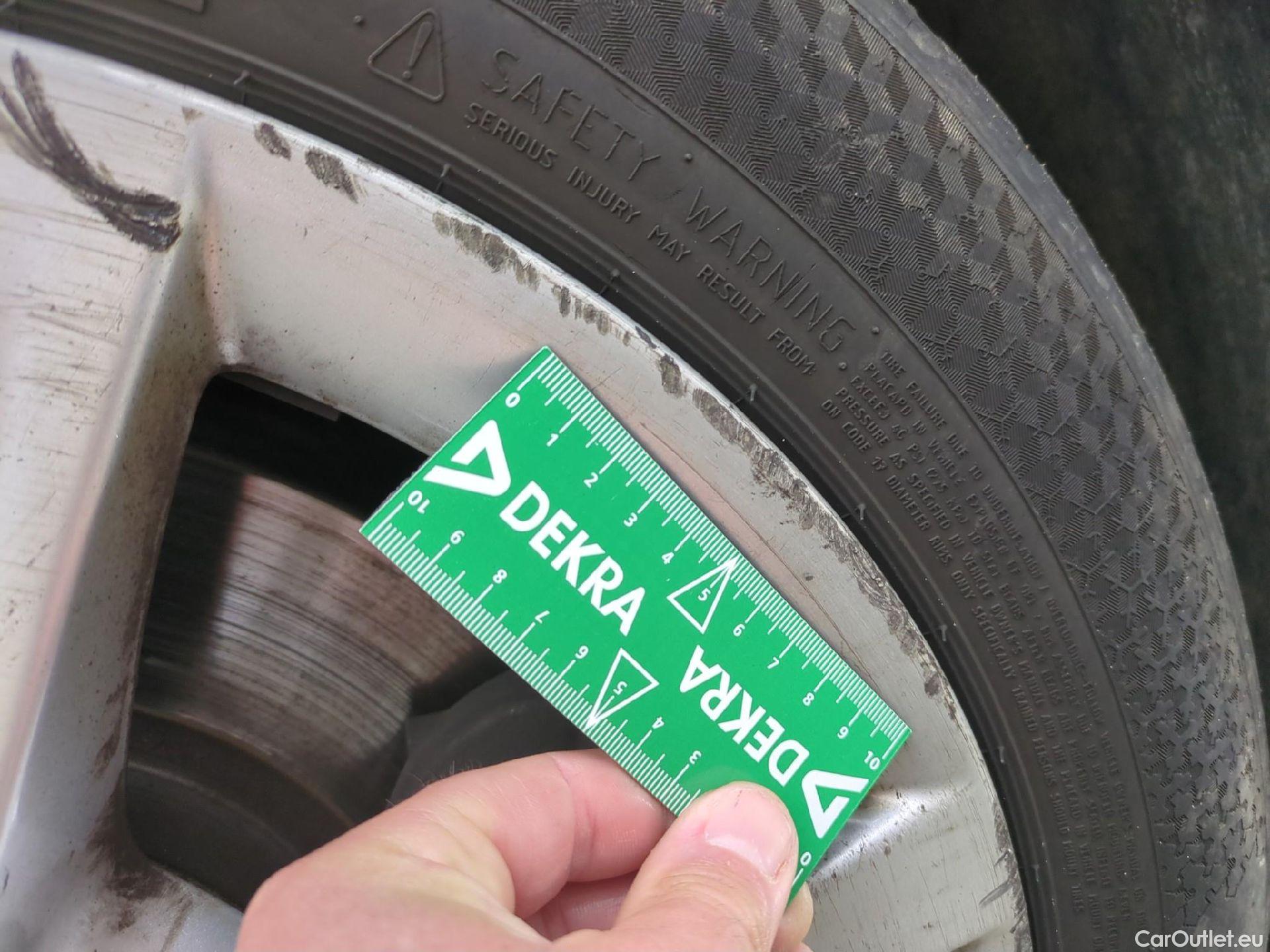  Bmw  Serie 2 Série 2 Gran Tourer 220 d xDrive Luxury Line 190CV BVA8 7 Sieges E6dT #32