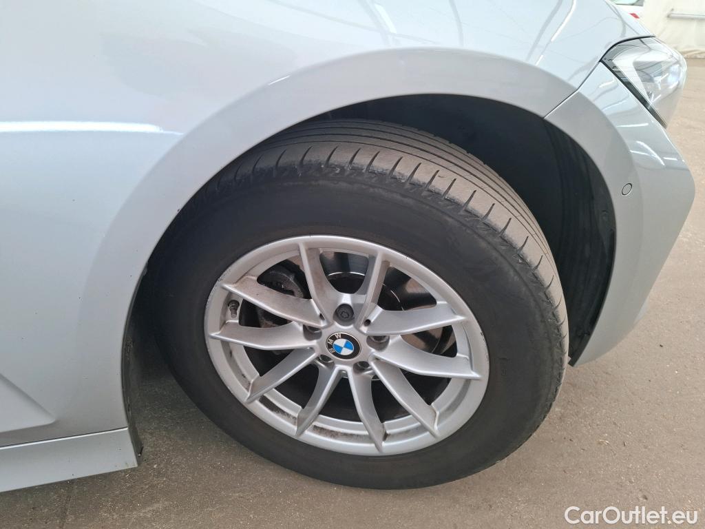  Bmw  Serie 3 BMW Série 3 Berline / 2018 / 4P / Berline 320d 190ch Business Design BVA8 #21