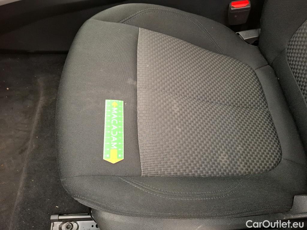  Bmw  Serie 1 BMW Série 1 / 2019 / 5P / Berline 116i Business Design #9