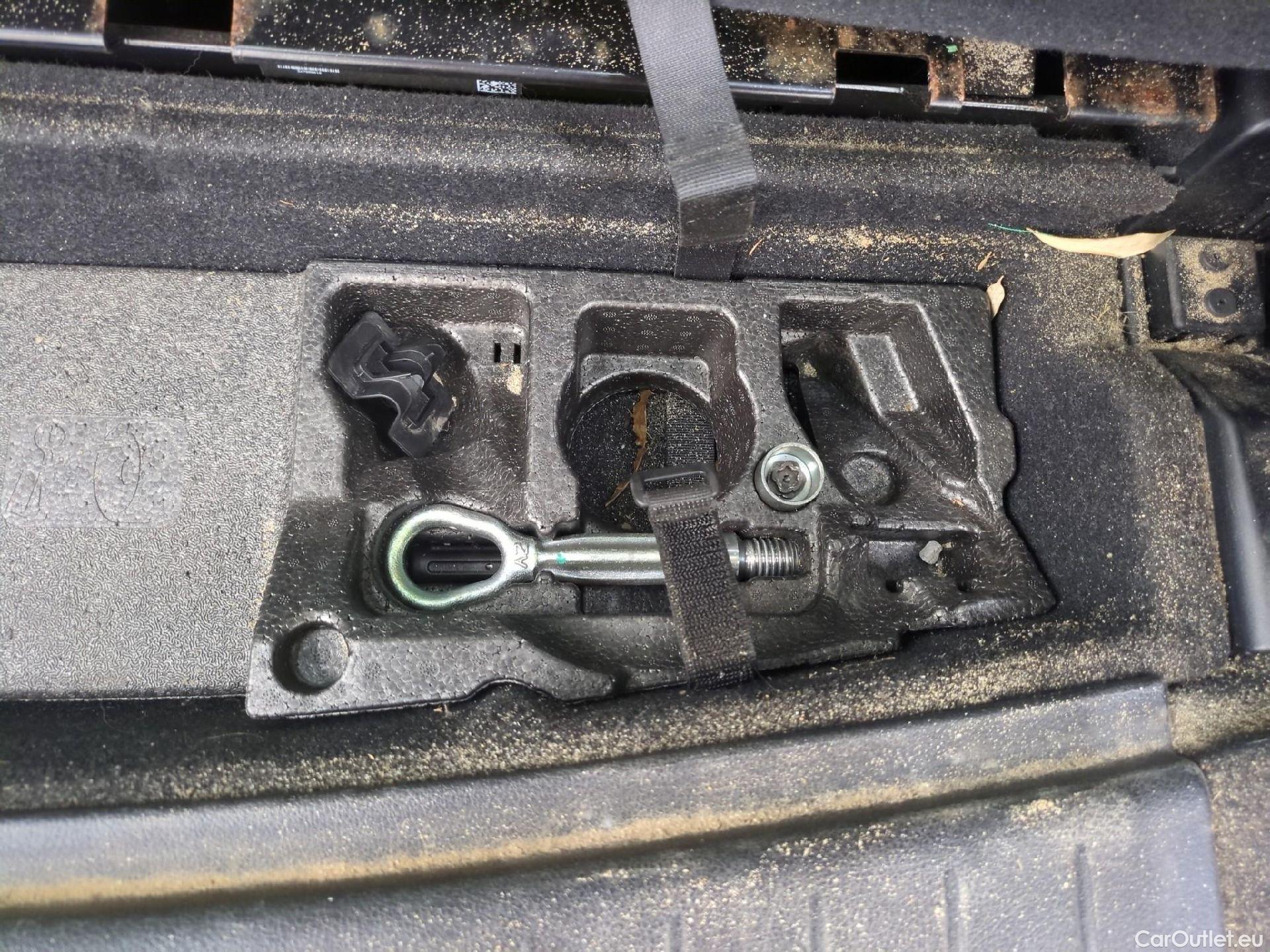  Bmw  Serie 2 Série 2 Gran Tourer 220 d xDrive Luxury Line 190CV BVA8 7 Sieges E6dT #17