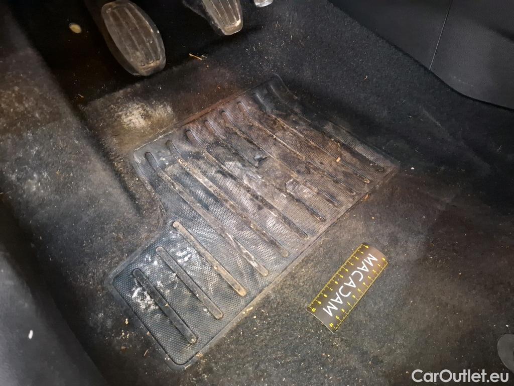  Peugeot  208  Allure Business 1.5 HDi 100CV BVM6 E6d #40