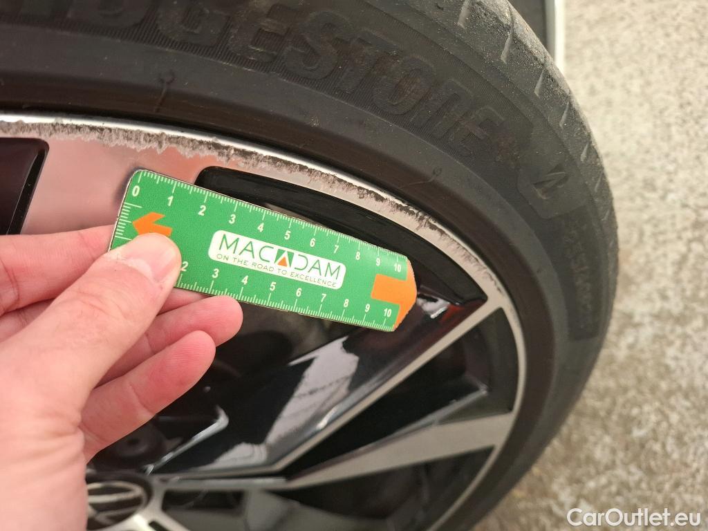  Volkswagen  Tiguan VOLKSWAGEN  / 2020 / 5P / SUV 2.0 TDI 150 DSG7 R-Line Exclusive #3