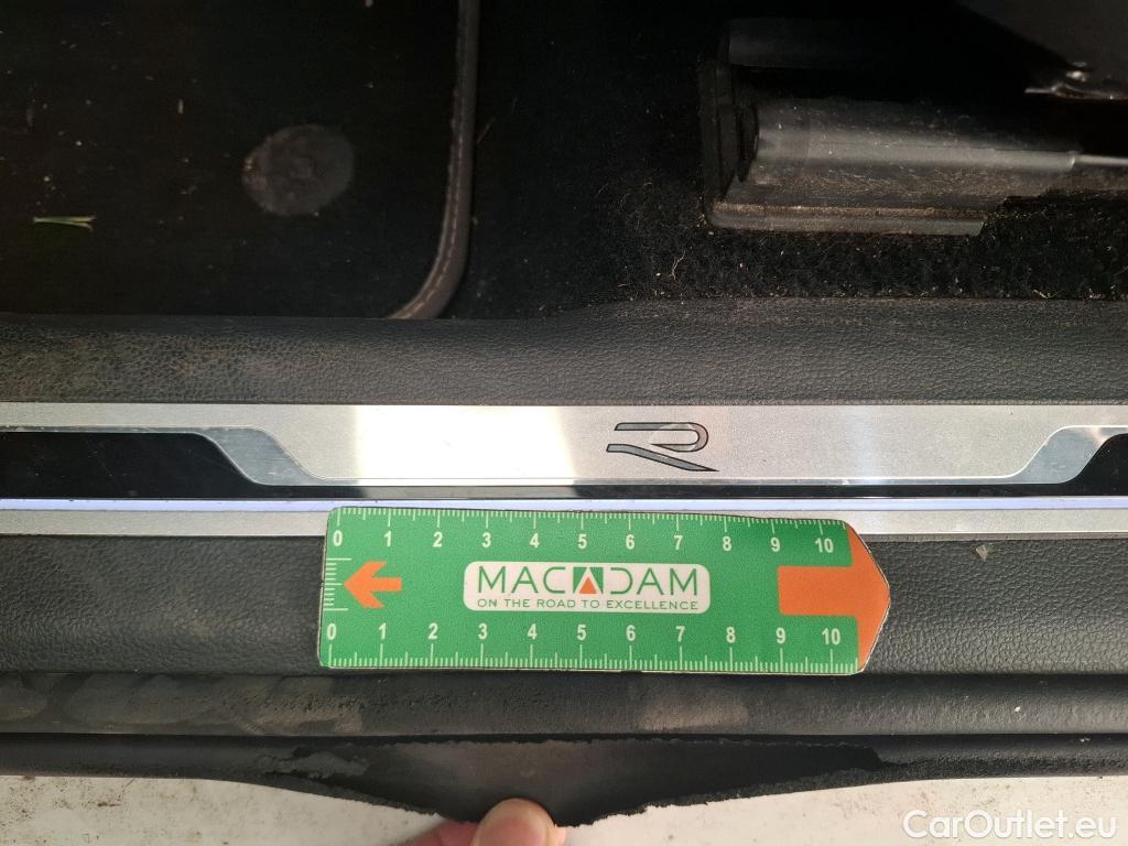  Volkswagen  Tiguan VOLKSWAGEN  / 2020 / 5P / SUV 2.0 TDI 150 DSG7 R-Line Exclusive #17