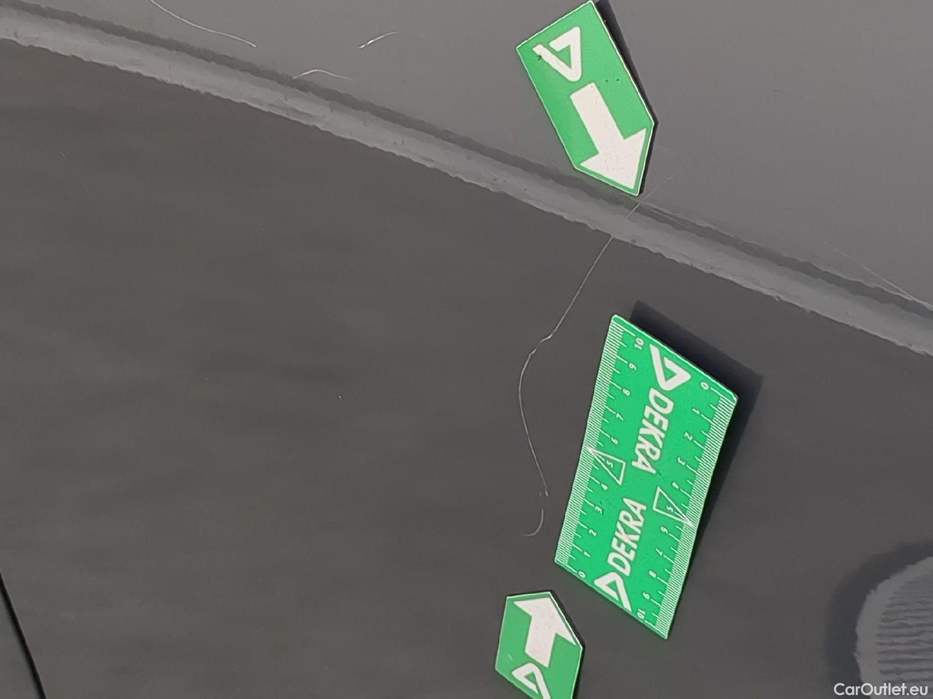  Volkswagen  Golf  VOLKSWAGEN / 2020 / 5P / Berline 2.0 TDI SCR 115 DSG7 Life Busi #29