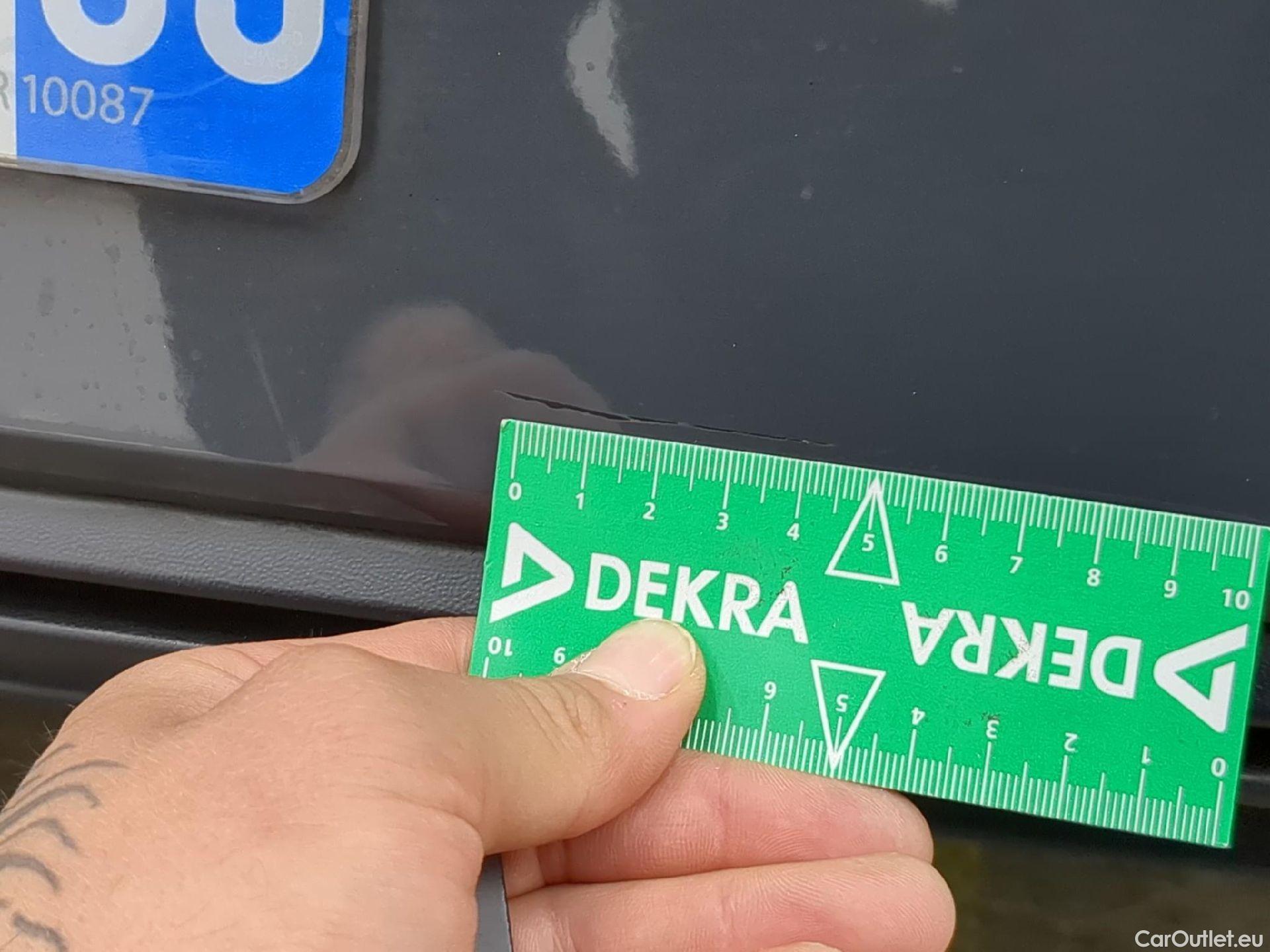  Volkswagen  Golf  VOLKSWAGEN / 2020 / 5P / Berline 2.0 TDI SCR 115 DSG7 Life Busi #36