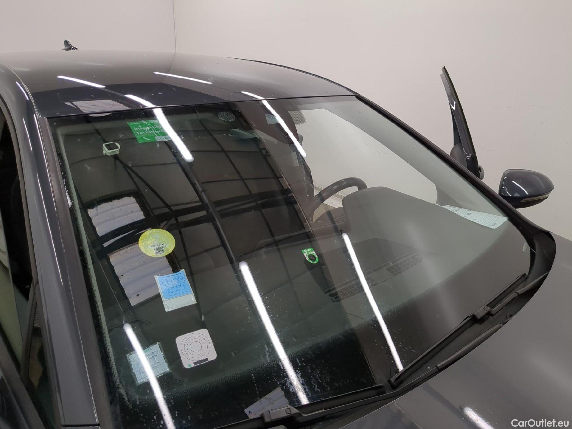  Volkswagen  Golf  VOLKSWAGEN / 2020 / 5P / Berline 2.0 TDI SCR 115 DSG7 Life Busi #41