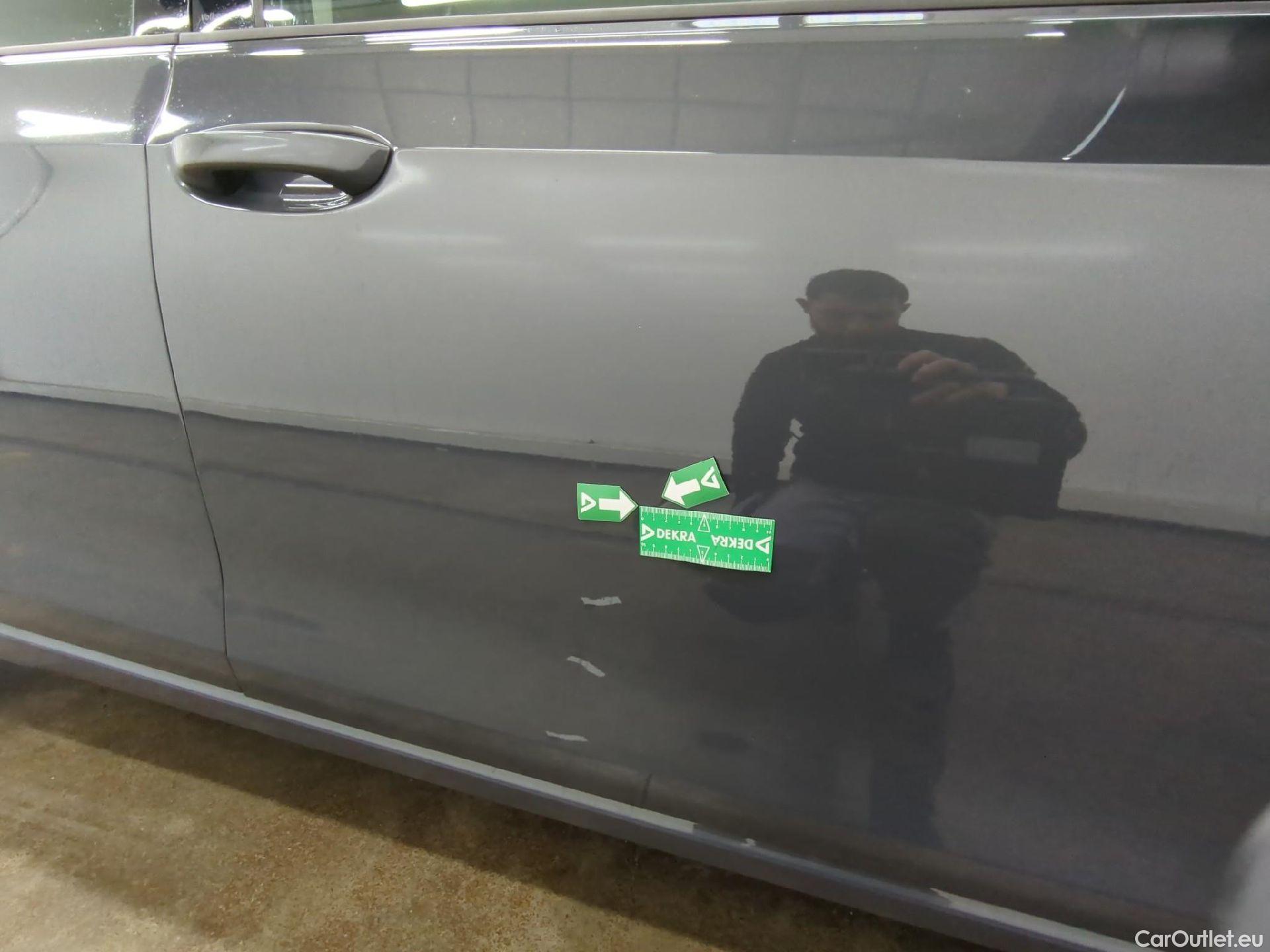  Volkswagen  Golf  VOLKSWAGEN / 2020 / 5P / Berline 2.0 TDI SCR 115 DSG7 Life Busi #23