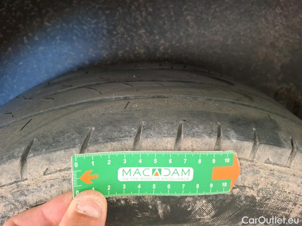  Renault  Trafic  Fourgon L2H1 3T Grand Confort 2.0 dCi 130CV BVM6 E6d #45