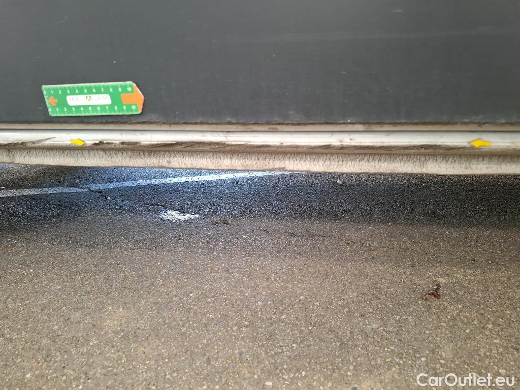  Renault  Trafic  Fourgon L2H1 3T Grand Confort 2.0 dCi 130CV BVM6 E6d #23