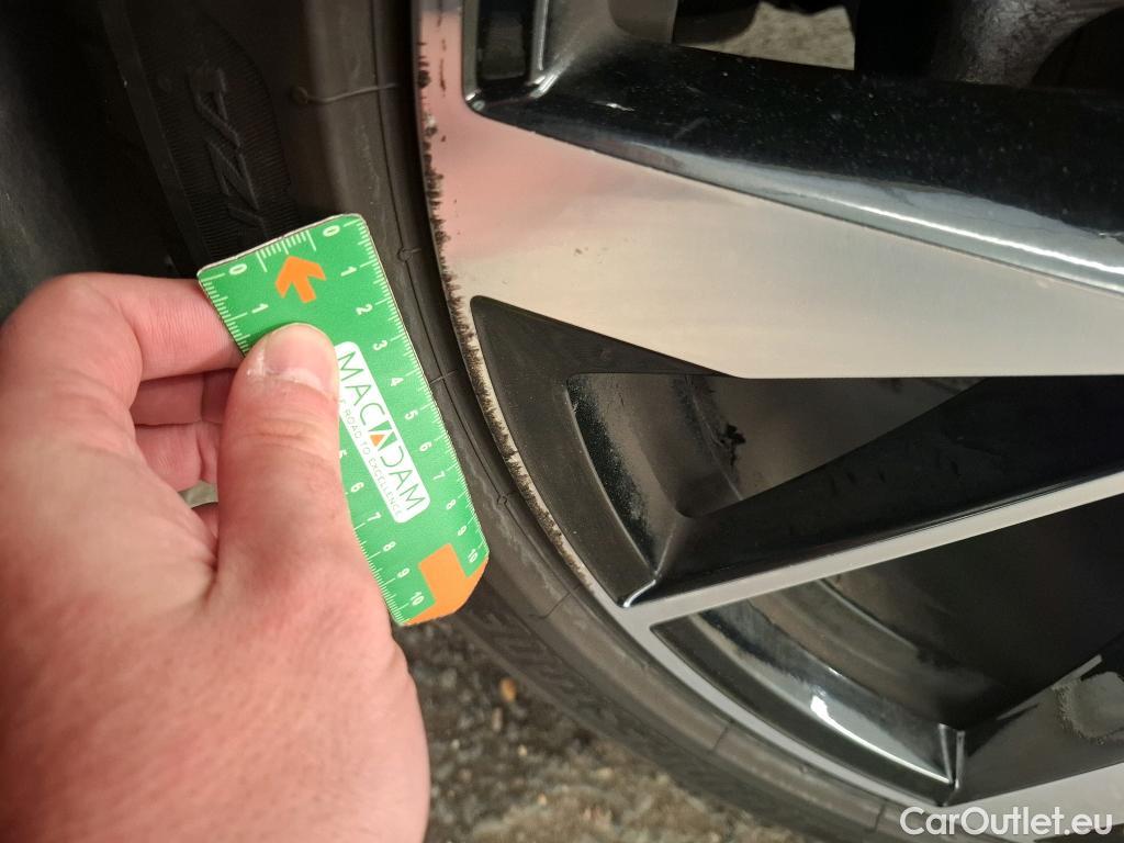  Volkswagen  Tiguan VOLKSWAGEN  / 2020 / 5P / SUV 2.0 TDI 150 DSG7 R-Line Exclusive #21