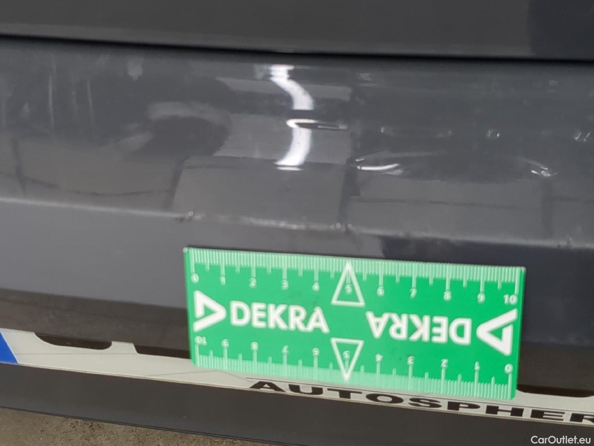  Volkswagen  Golf  VOLKSWAGEN / 2020 / 5P / Berline 2.0 TDI SCR 115 DSG7 Life Busi #38