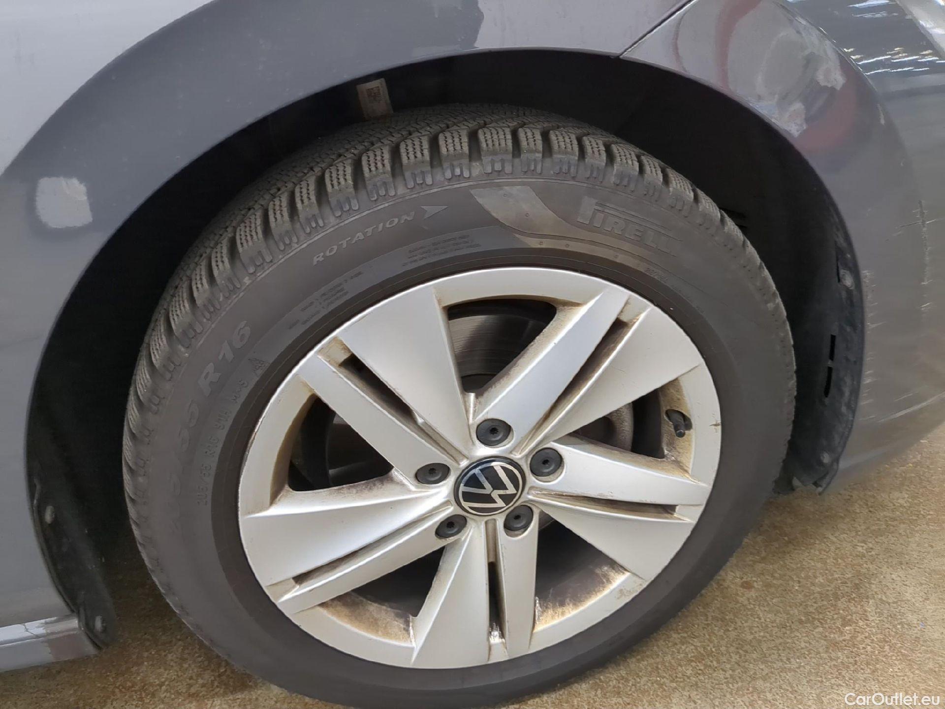  Volkswagen  Golf  VOLKSWAGEN / 2020 / 5P / Berline 2.0 TDI SCR 115 DSG7 Life Busi #3