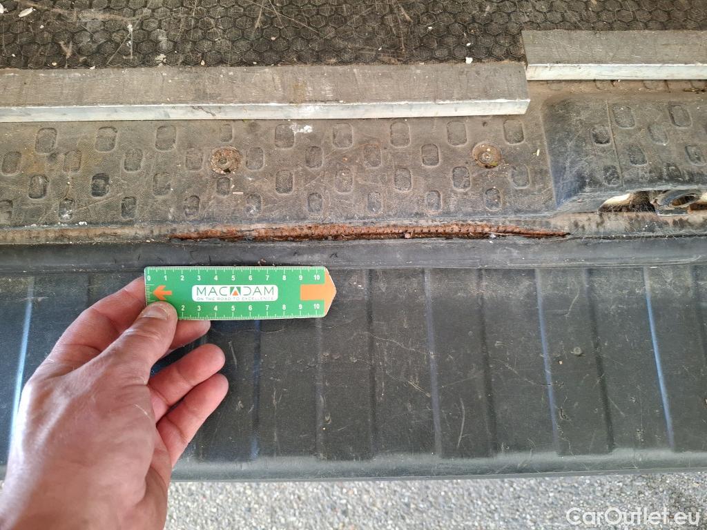  Renault  Trafic  Fourgon L2H1 3T Grand Confort 2.0 dCi 130CV BVM6 E6d #50