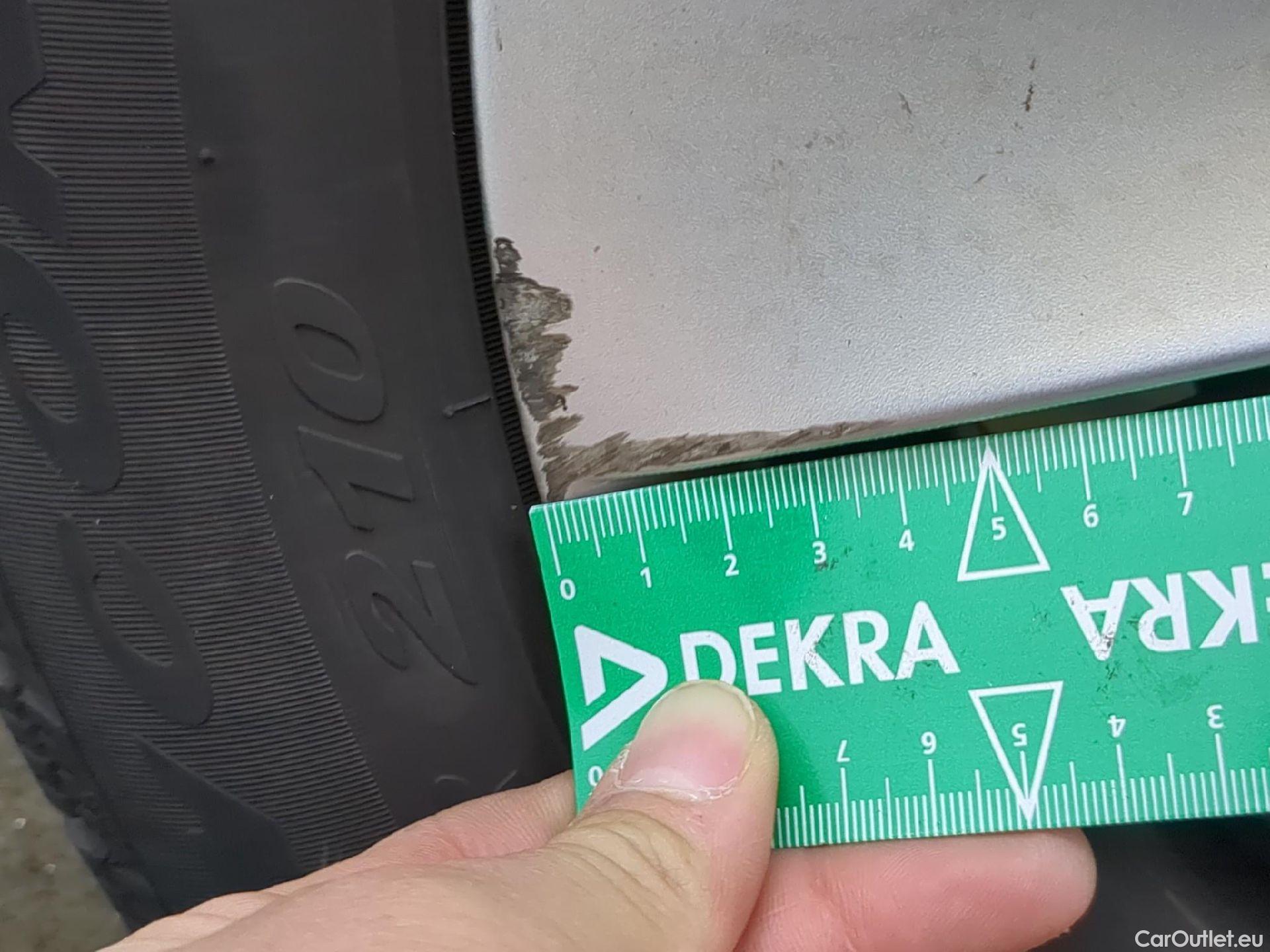  Volkswagen  Golf  VOLKSWAGEN / 2020 / 5P / Berline 2.0 TDI SCR 115 DSG7 Life Busi #21