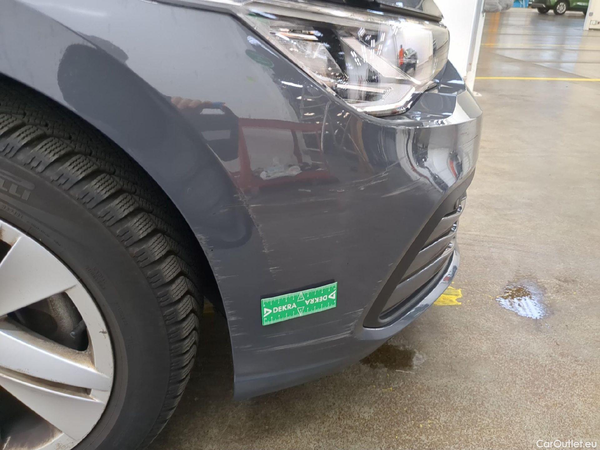  Volkswagen  Golf  VOLKSWAGEN / 2020 / 5P / Berline 2.0 TDI SCR 115 DSG7 Life Busi #5