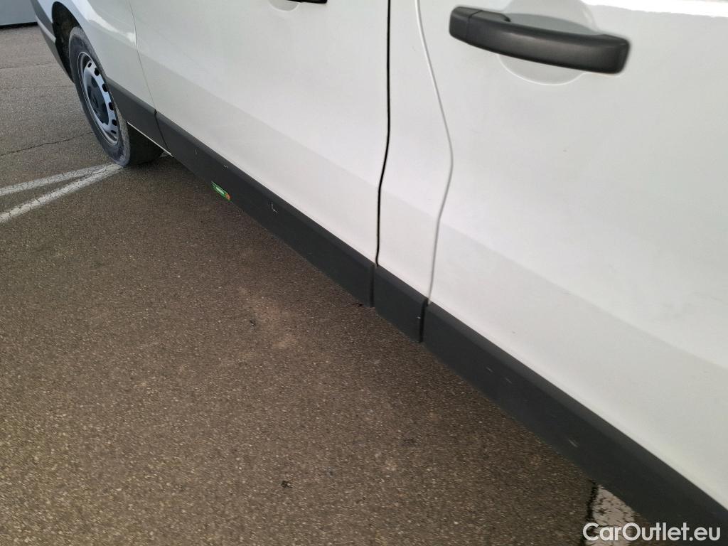  Renault  Trafic  Fourgon L2H1 3T Grand Confort 2.0 dCi 130CV BVM6 E6d #21