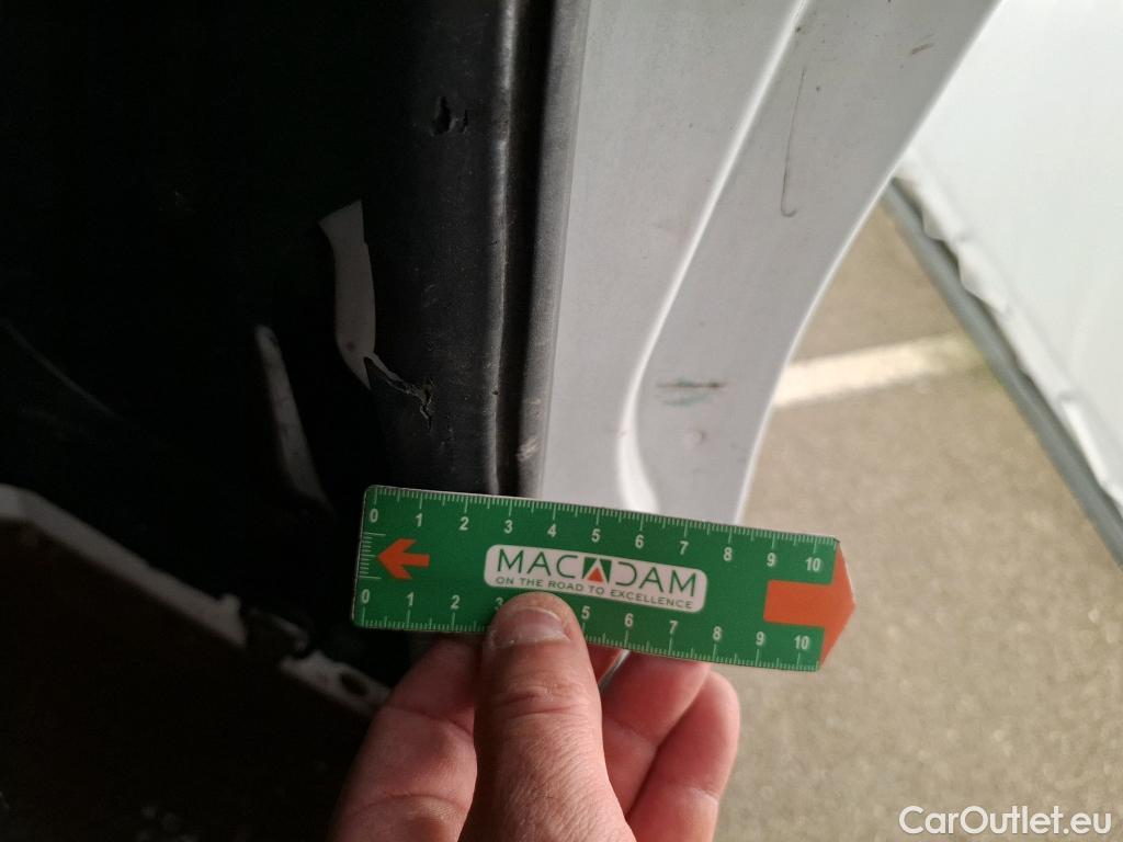  Renault  Trafic  Fourgon L2H1 3T Grand Confort 2.0 dCi 130CV BVM6 E6d #52