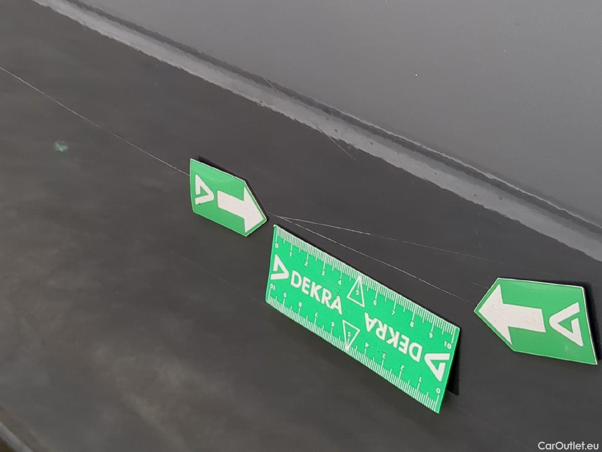  Volkswagen  Golf  VOLKSWAGEN / 2020 / 5P / Berline 2.0 TDI SCR 115 DSG7 Life Busi #30