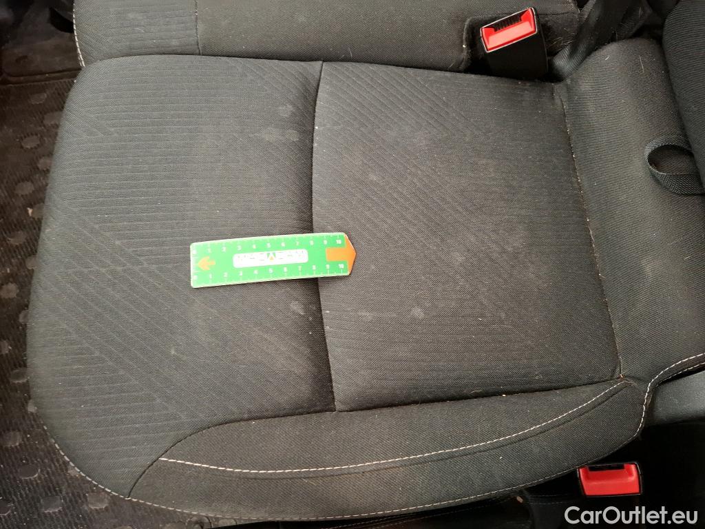  Renault  Trafic  Fourgon L2H1 3T Grand Confort 2.0 dCi 130CV BVM6 E6d #60