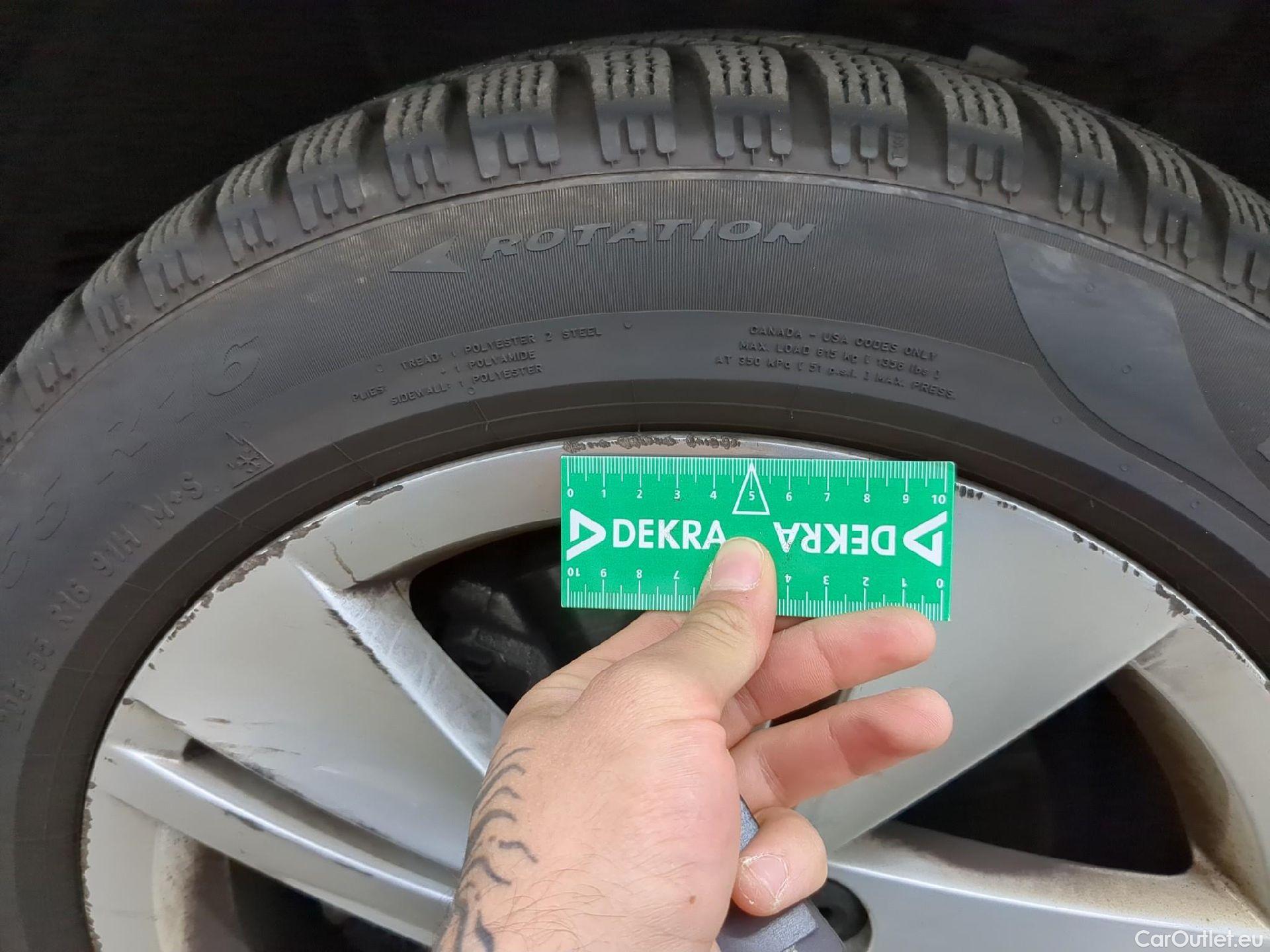  Volkswagen  Golf  VOLKSWAGEN / 2020 / 5P / Berline 2.0 TDI SCR 115 DSG7 Life Busi #10