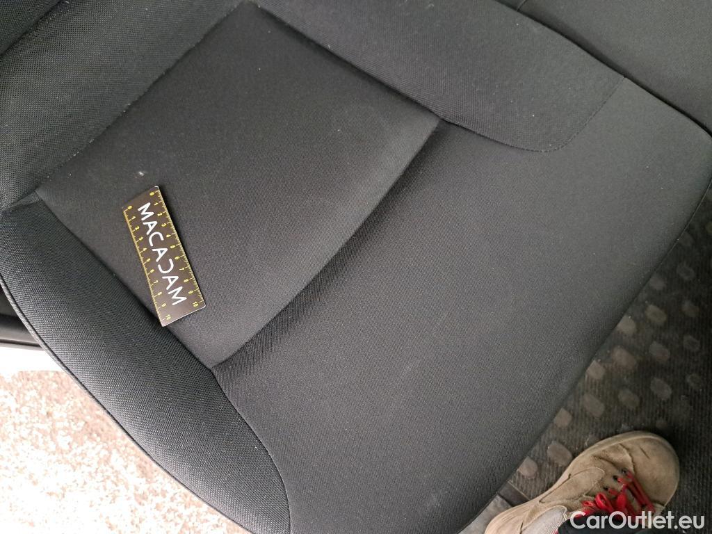  Renault  Trafic RENAULT  4p Combi Zen L2 Energy dCi 125 8 places #19