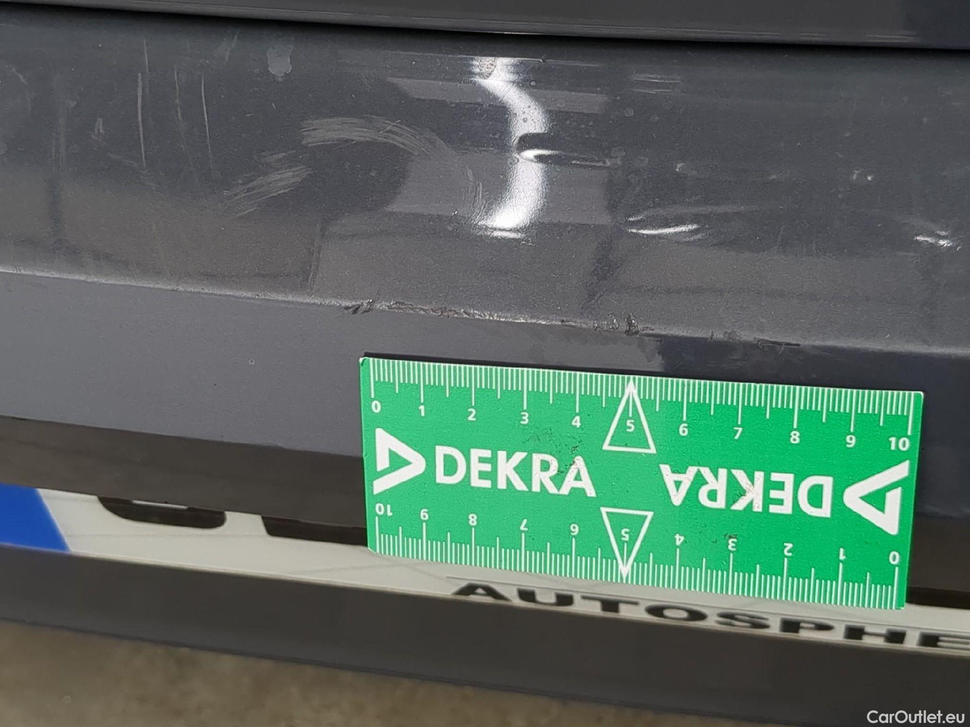  Volkswagen  Golf  VOLKSWAGEN / 2020 / 5P / Berline 2.0 TDI SCR 115 DSG7 Life Busi #37