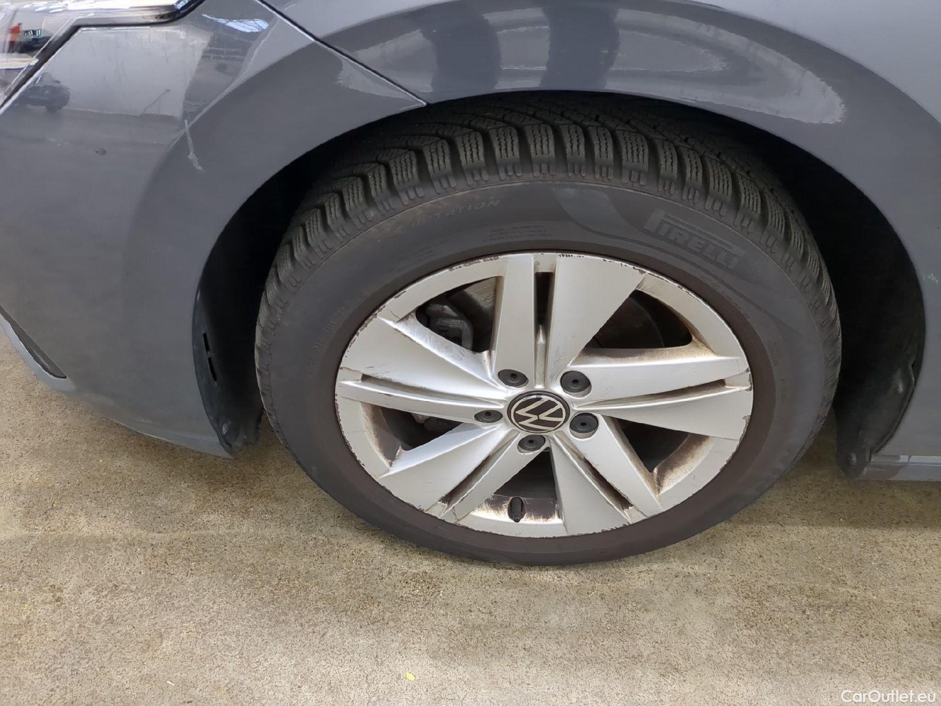  Volkswagen  Golf  VOLKSWAGEN / 2020 / 5P / Berline 2.0 TDI SCR 115 DSG7 Life Busi #9