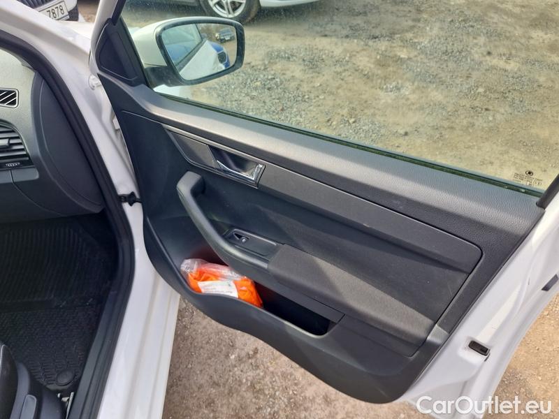  Skoda  Fabia  Combi (2015) Com.1.0TSI 70 Ambition 5d #10