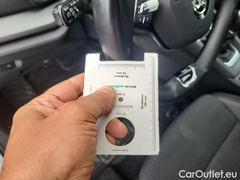  Skoda  Octavia  Combi (NX3)(2020) Oct.C.2.0 TDI 110 Ambition #4