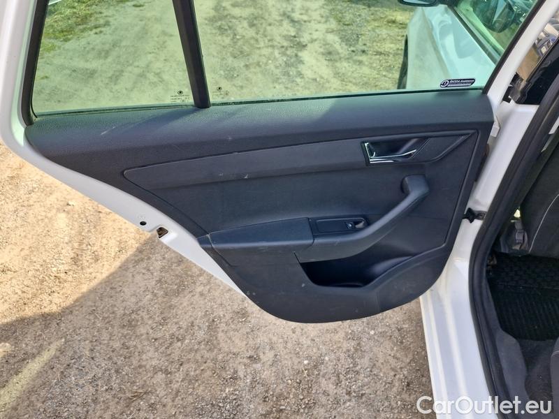  Skoda  Fabia  Combi (2015) Com.1.0TSI 70 Ambition 5d #19