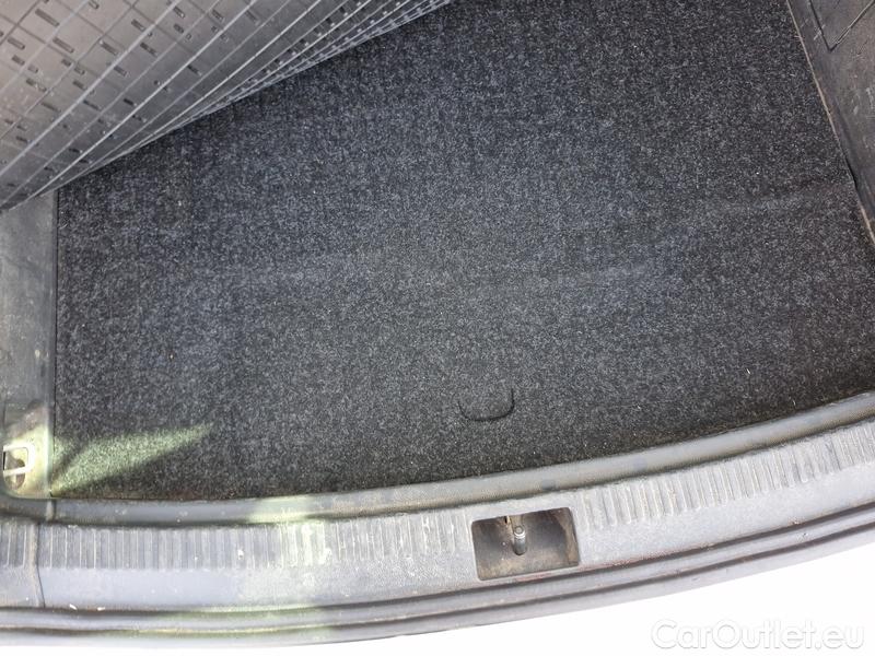  Skoda  Fabia  Combi (2015) Com.1.0TSI 70 Ambition 5d #44