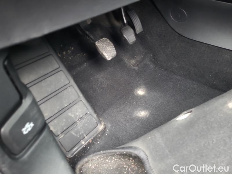  Ford  Focus   Turnier (CGE)(2018->) Foc.Kom.1.5EBl.120 Titanium #16