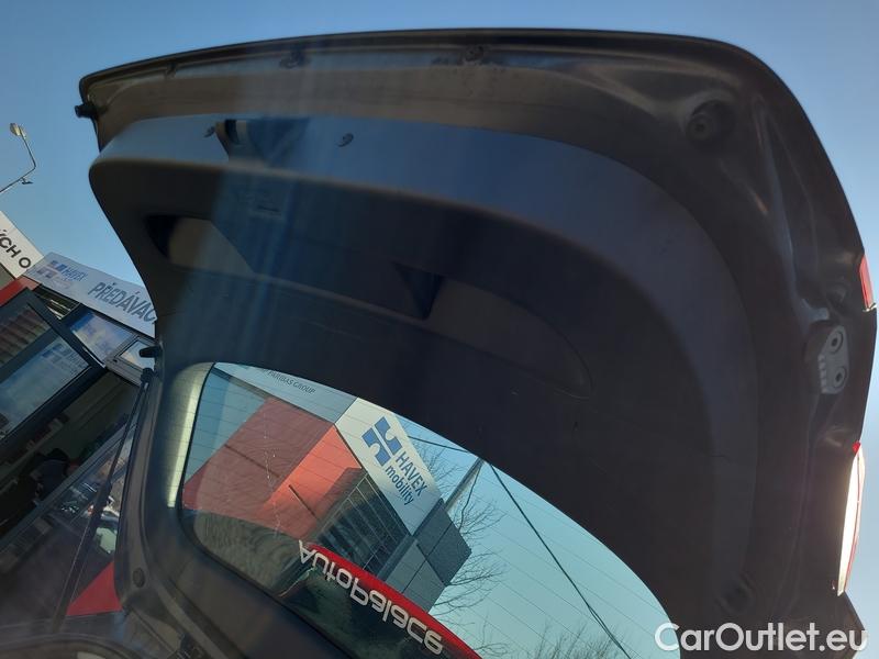  Hyundai  i30  (PD)(01.2017  ->)  kom.1.0TGDI Family Comf #7