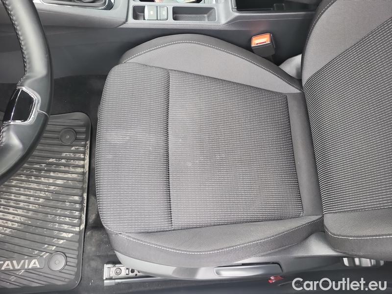  Skoda  Octavia  Combi (NX3)(2020) Oct.C.2.0 TDI 110 Ambition #6